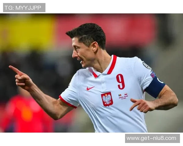 莱万再创辉煌赛季新高，带领球队冲击冠军荣耀之路