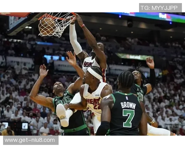 NBA篮球明星的精彩瞬间与经典图片回顾 NBA篮球明星的精彩瞬间与经典图片回顾